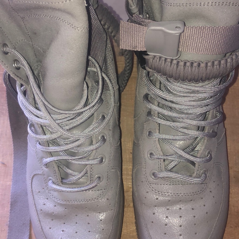 Nike SF  AF1 QS